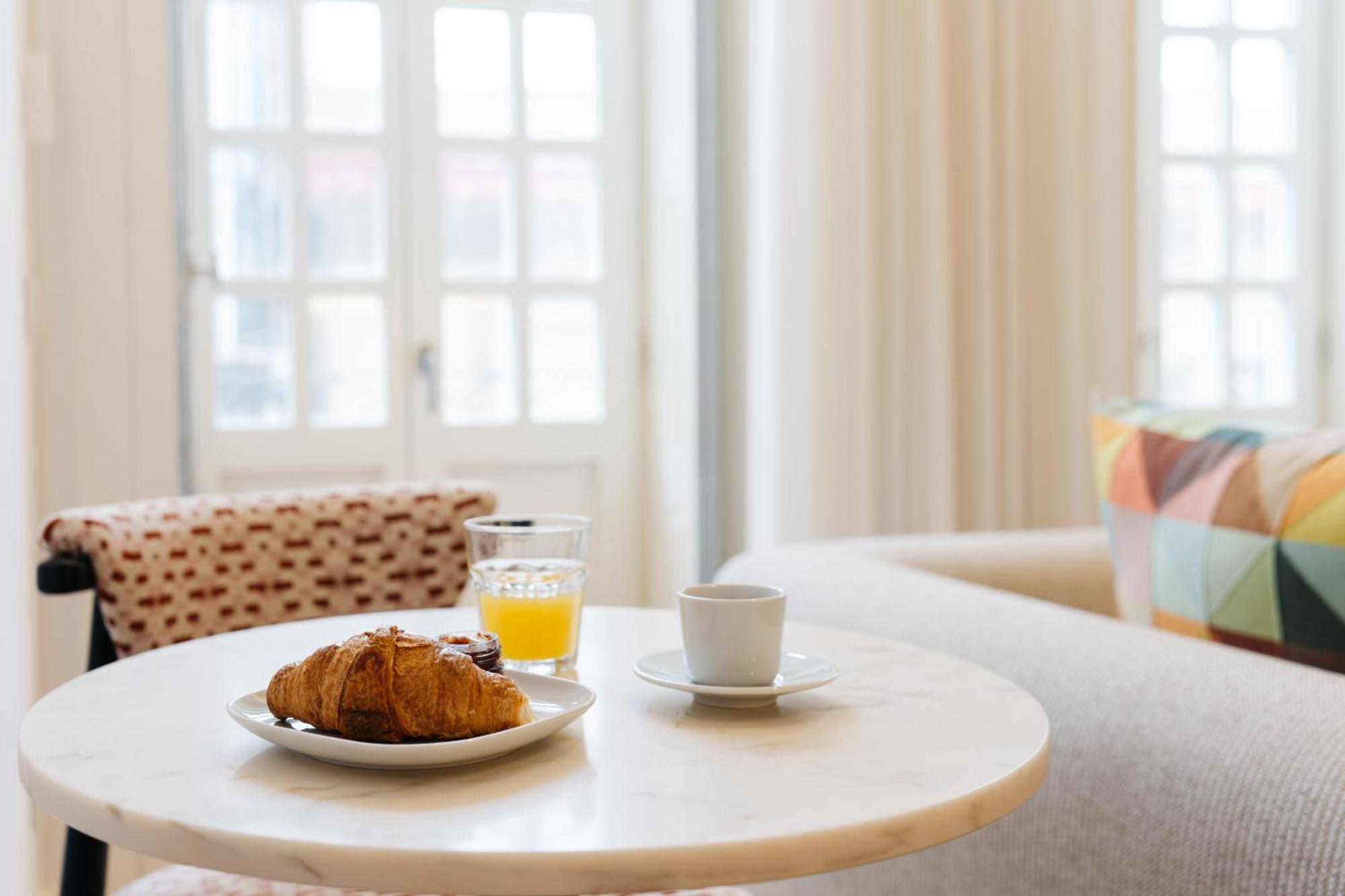 Feel Porto Clerigos Charm Flats Apartment Стая снимка