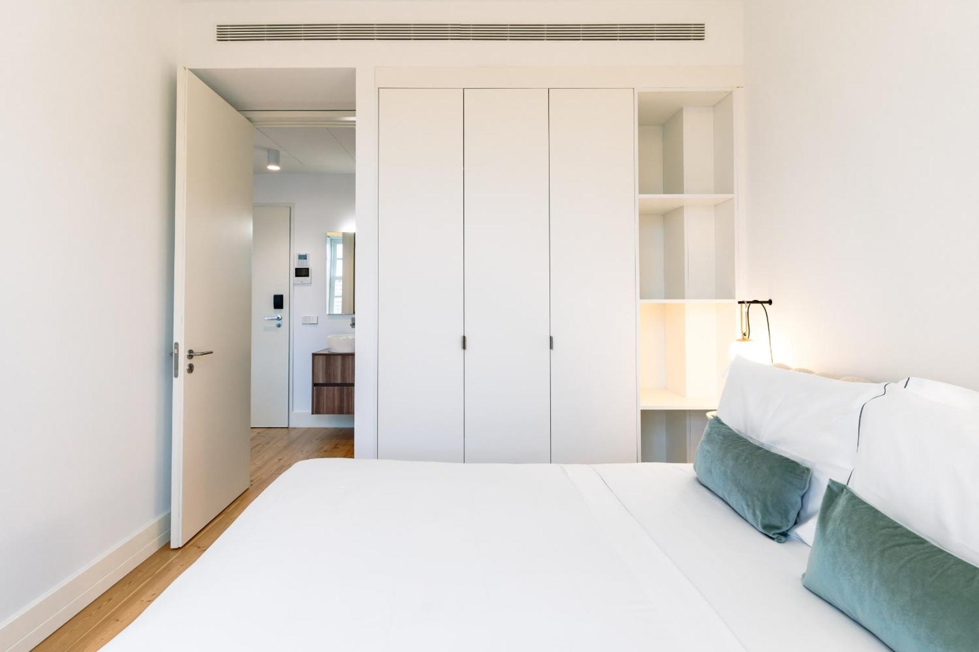 Feel Porto Clerigos Charm Flats Apartment Стая снимка