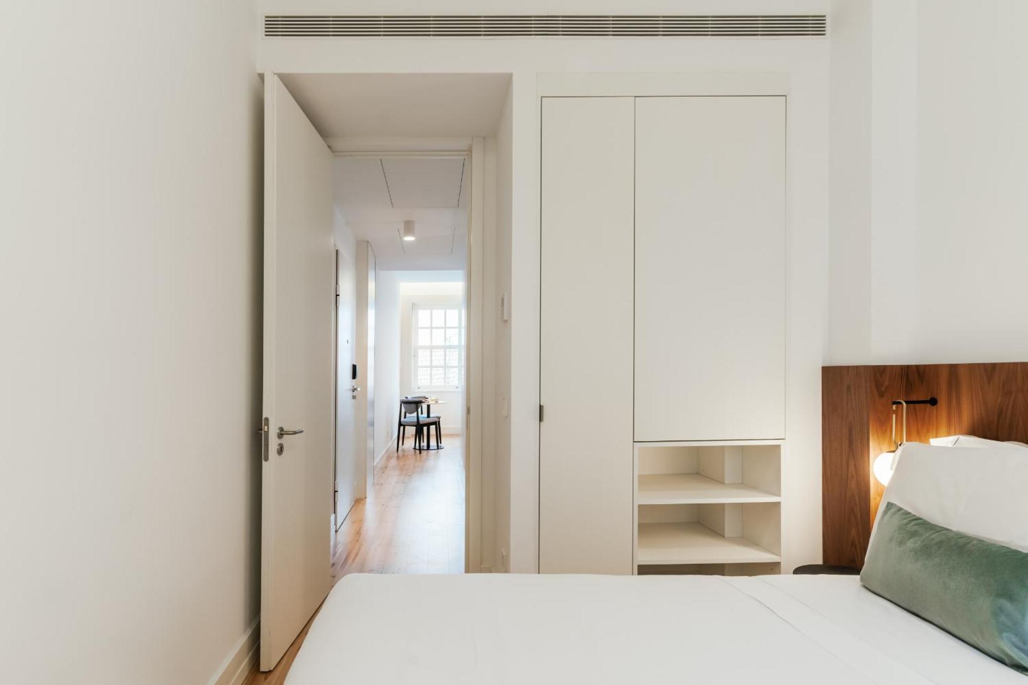 Feel Porto Clerigos Charm Flats Apartment Стая снимка