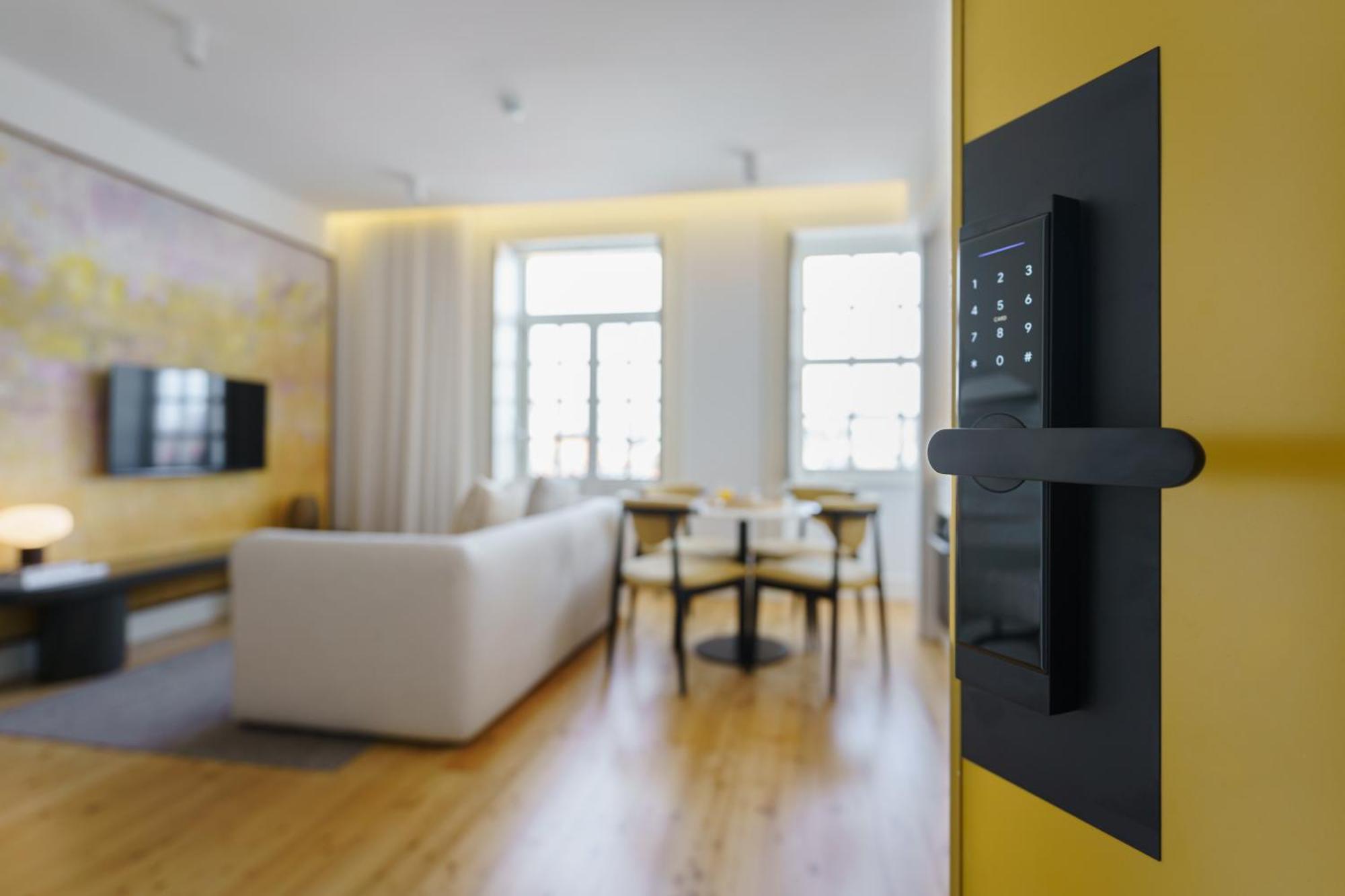 Feel Porto Clerigos Charm Flats Apartment Екстериор снимка