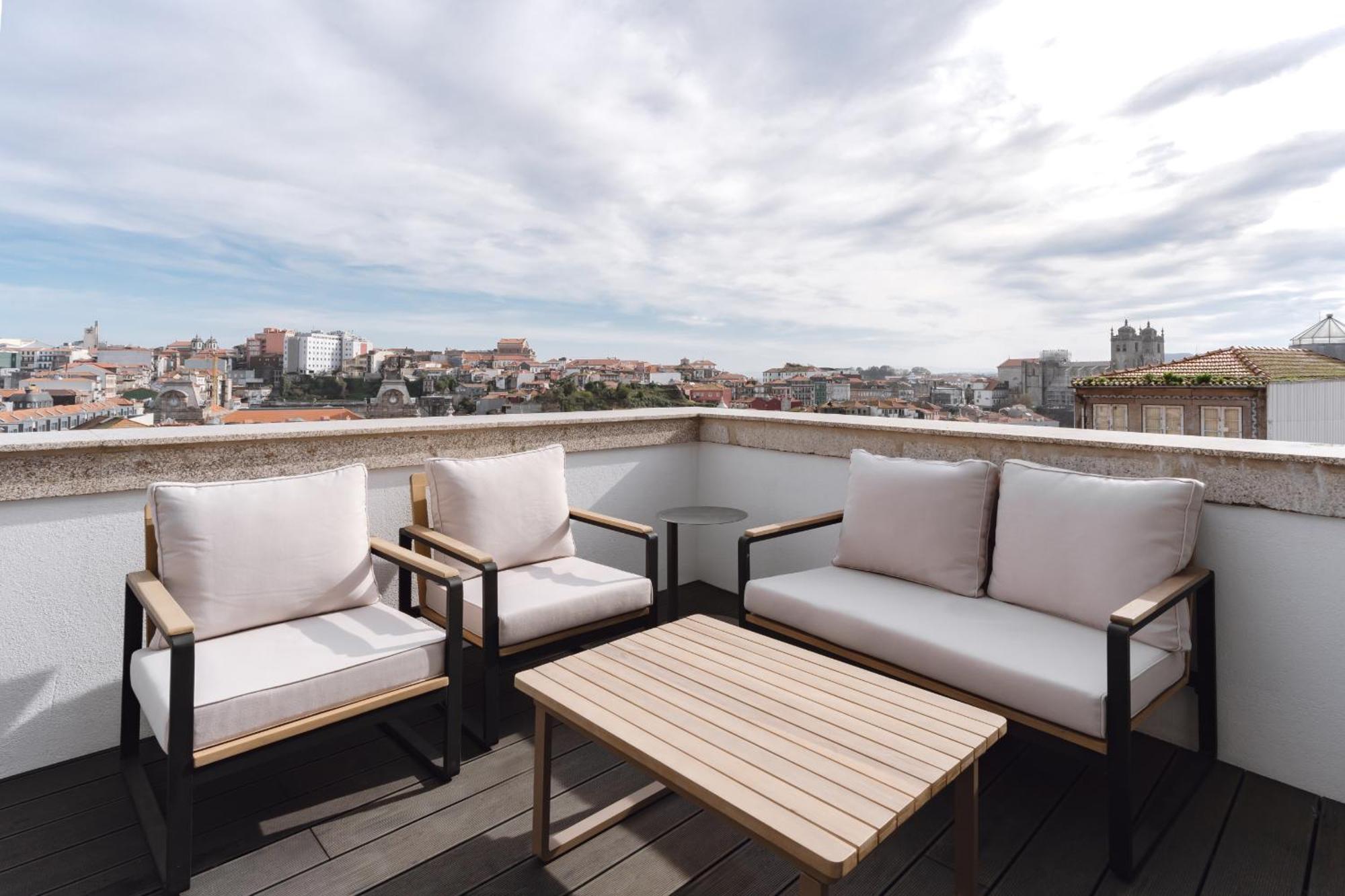 Feel Porto Clerigos Charm Flats Apartment Екстериор снимка